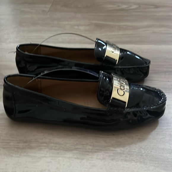 Flats - Picture 3 of 6